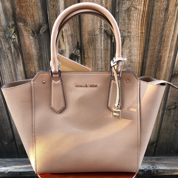 Michael Kors Handbags - NEW Michael Kors Crossbody Shoulder Bag Authentic